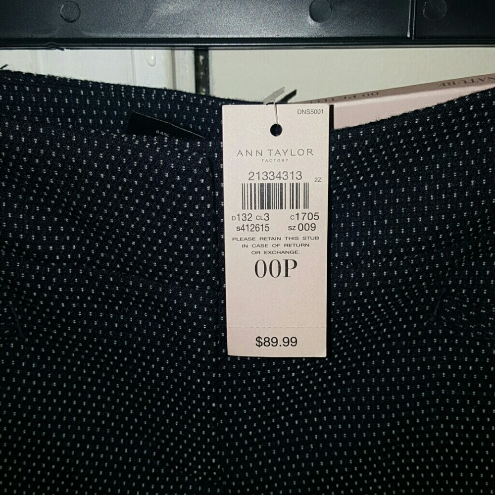 Petite Signature Ann Taylor slacks - Picture 3 of 5